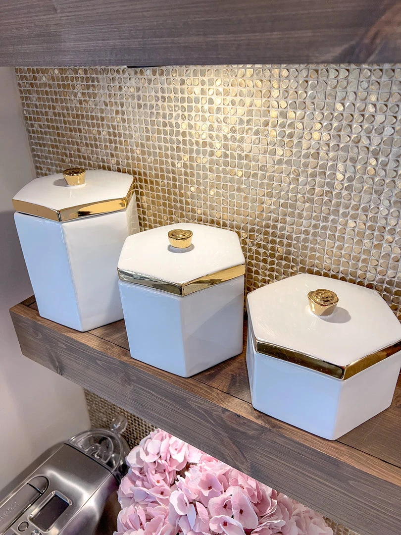 Inspire Me! Home Decor White And Gold Ceramic Jars With Lids (3 Sizes) 5 Inspire Me! Home Decor White And Gold Ceramic Jars With Lids (3 Sizes)