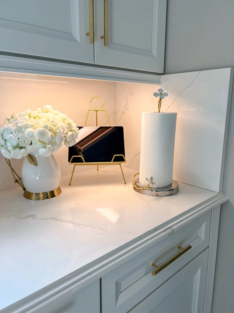 Inspire Me! Home Decor Gold Paper Towel Holder With White Jeweled Flower Details 6 Inspire Me! Home Decor Gold Paper Towel Holder With White Jeweled Flower Details