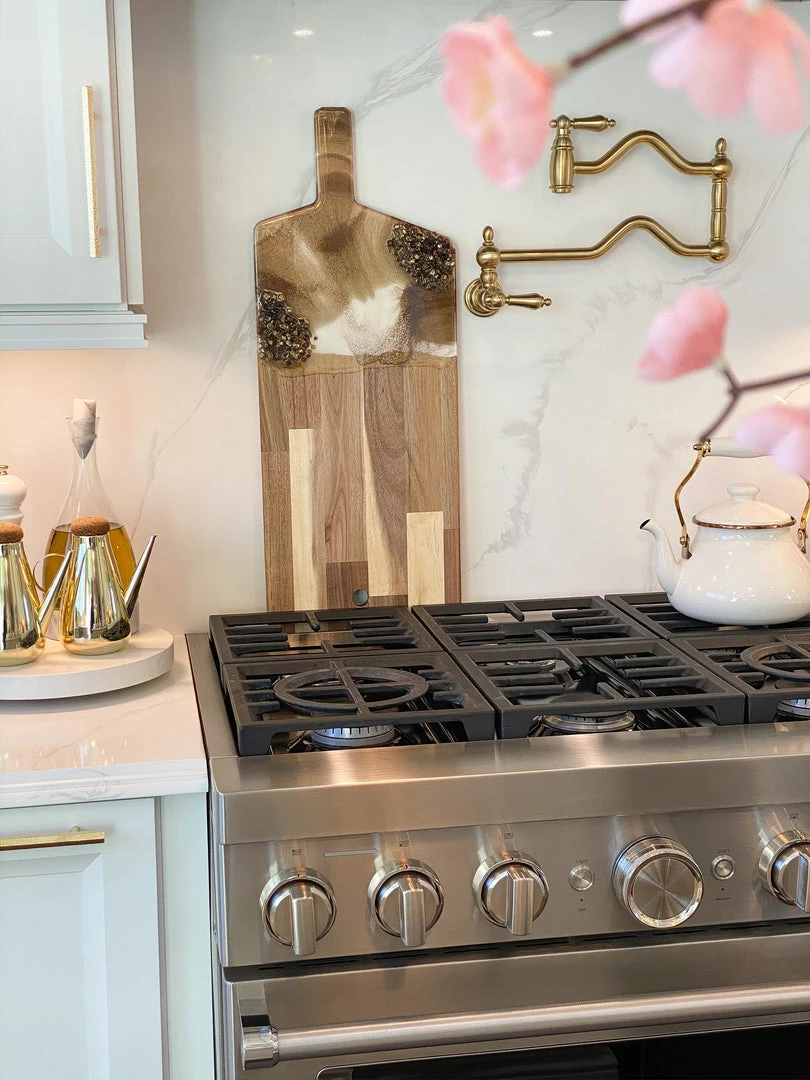 Inspire Me! Home Decor X-Large Gold And Brown Resin Wood Charcuterie Board 3 Inspire Me! Home Decor X-Large Gold And Brown Resin Wood Charcuterie Board