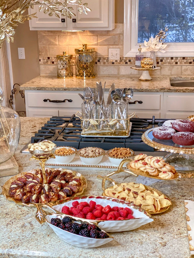 Inspire Me! Home Decor Ceramic Leaf Bowl W/ Gold Detailed Rim (2 Colors) 5 Inspire Me! Home Decor Ceramic Leaf Bowl W/ Gold Detailed Rim (2 Colors)