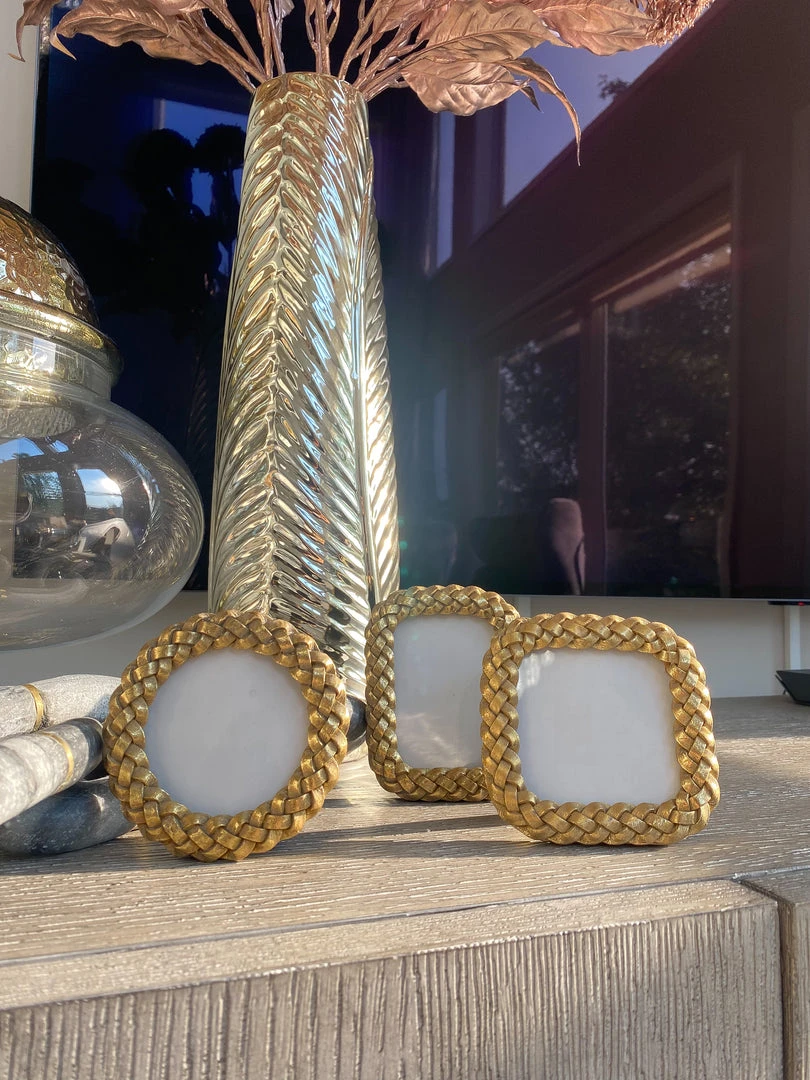 Inspire Me! Home Decor Gold Chain Braided Mini Picture Frame (3 Shapes) 3 Inspire Me! Home Decor Gold Chain Braided Mini Picture Frame (3 Shapes)