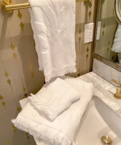 Inspire Me! Home Decor White Heathered Stripe Towel (3 Sizes)